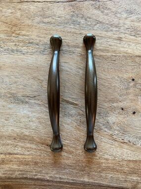 Sleek Curved Cabinet Pulls -  in Metallic Bronze